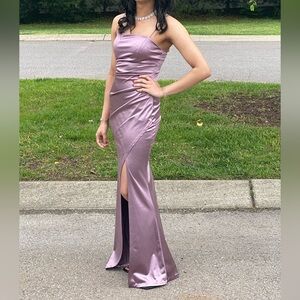 Elegant Lilac Satin Spaghetti-Strap Evening Dress